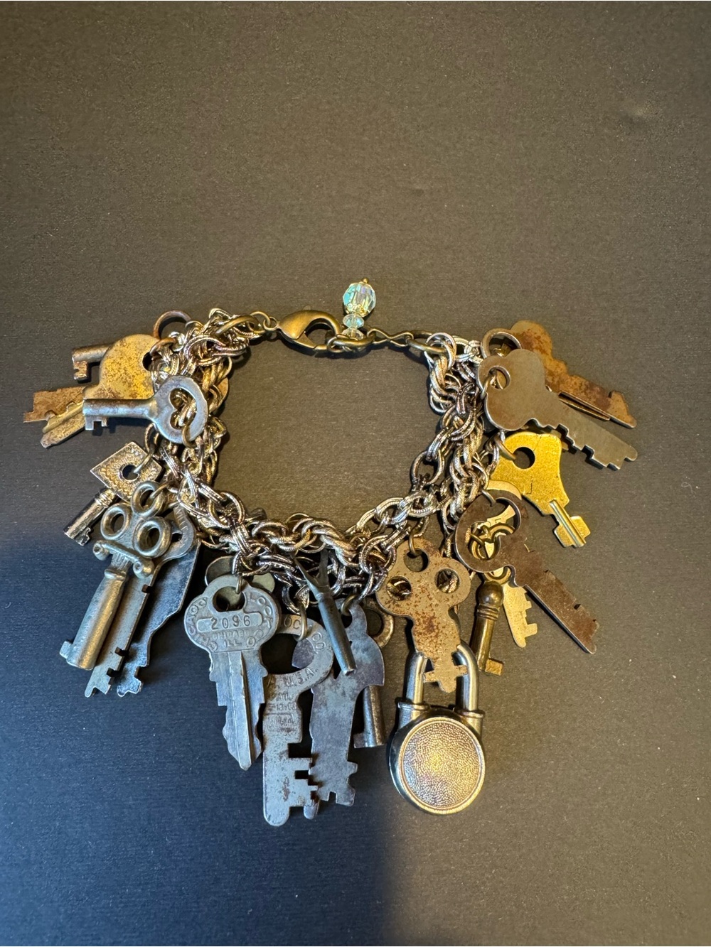 Vintage-Inspired Key Charm Bracelet in Mixed Metal Tones Size 7”